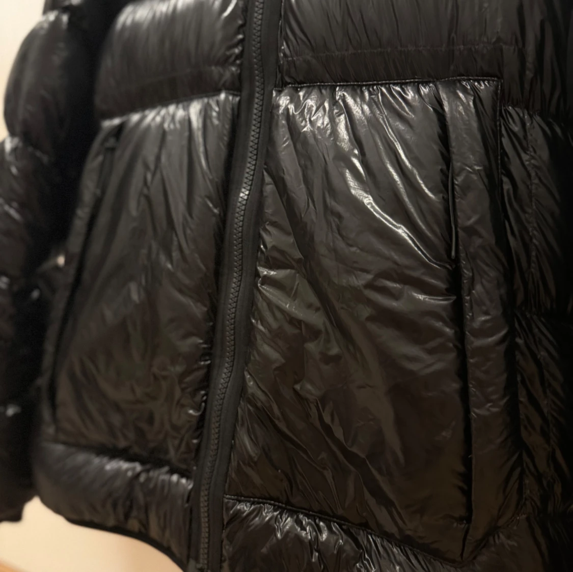 Svart pufferjacka från C.P. Company - 4