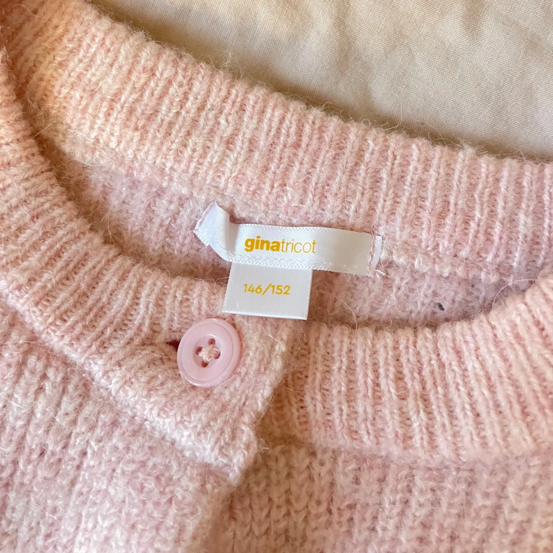 Ljusrosa stickad kofta från Gina Tricot - 3