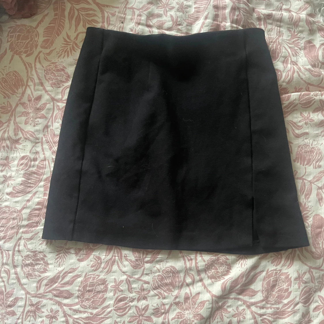 Svart kortkjol från Stradivarius X