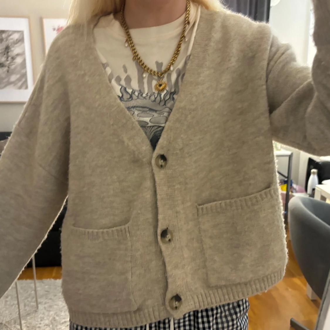 Beige kofta från AWARE med fickor - 1