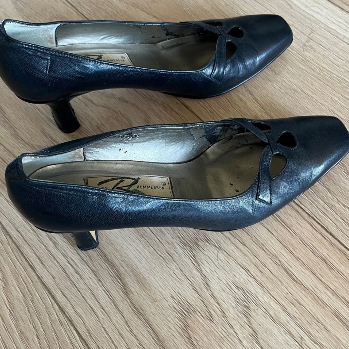 Svarta pumps från Hommerson