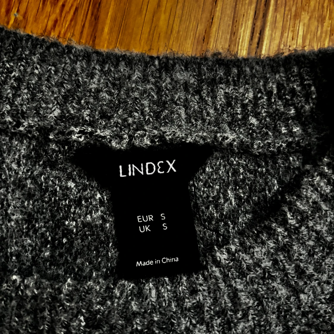 Grå stickad tröja från Lindex - 3