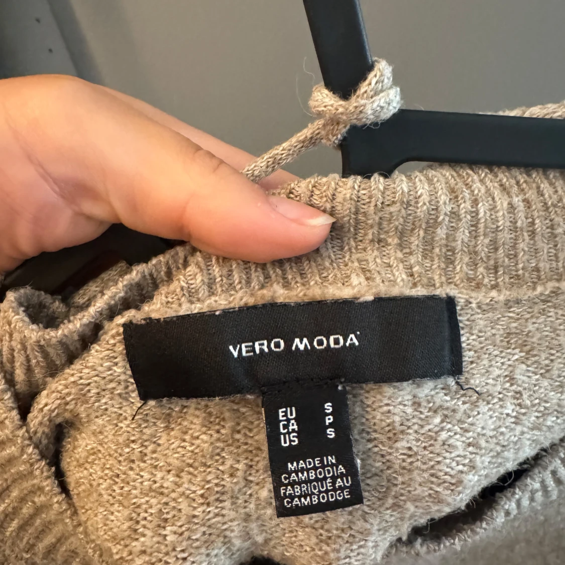 Beige stickad tröja från Vero Moda - 1
