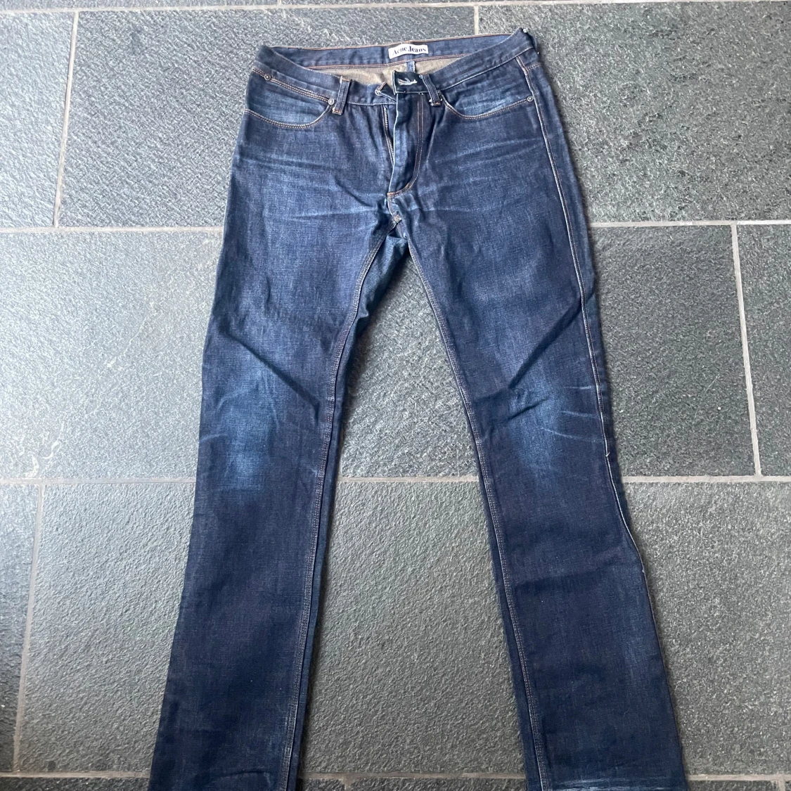 Mörkblå jeans från Acne Jeans