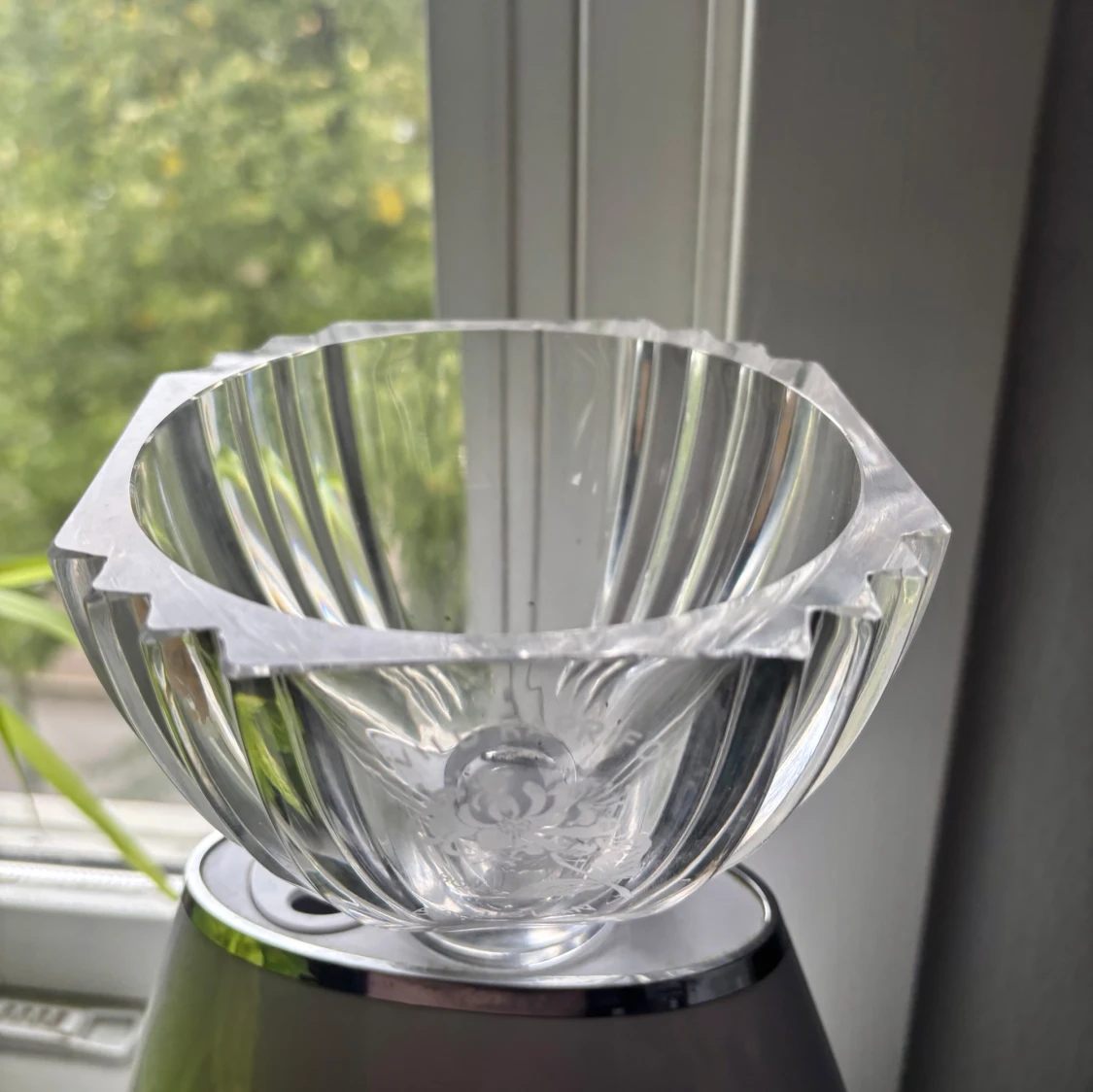 VILD KAPRIFOL VACKER KRISTALL SKÅL SAMLARE  - 1