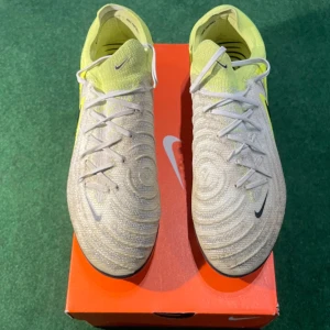 Nike Phantom GX metallic silver  - Storlek 44, bra skick men lite smutsiga 