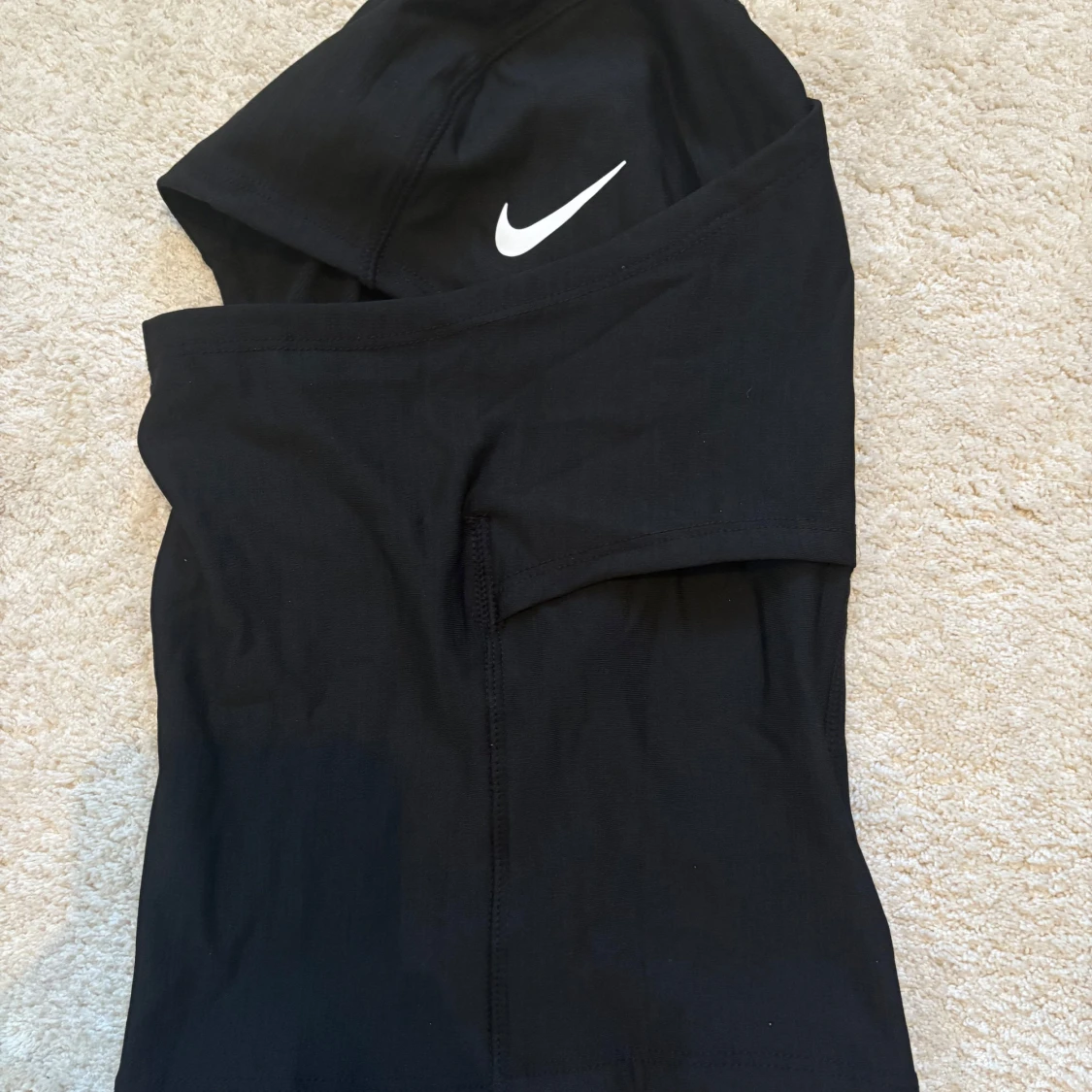 Nike Pro Therma-FIT Hood svart - 1