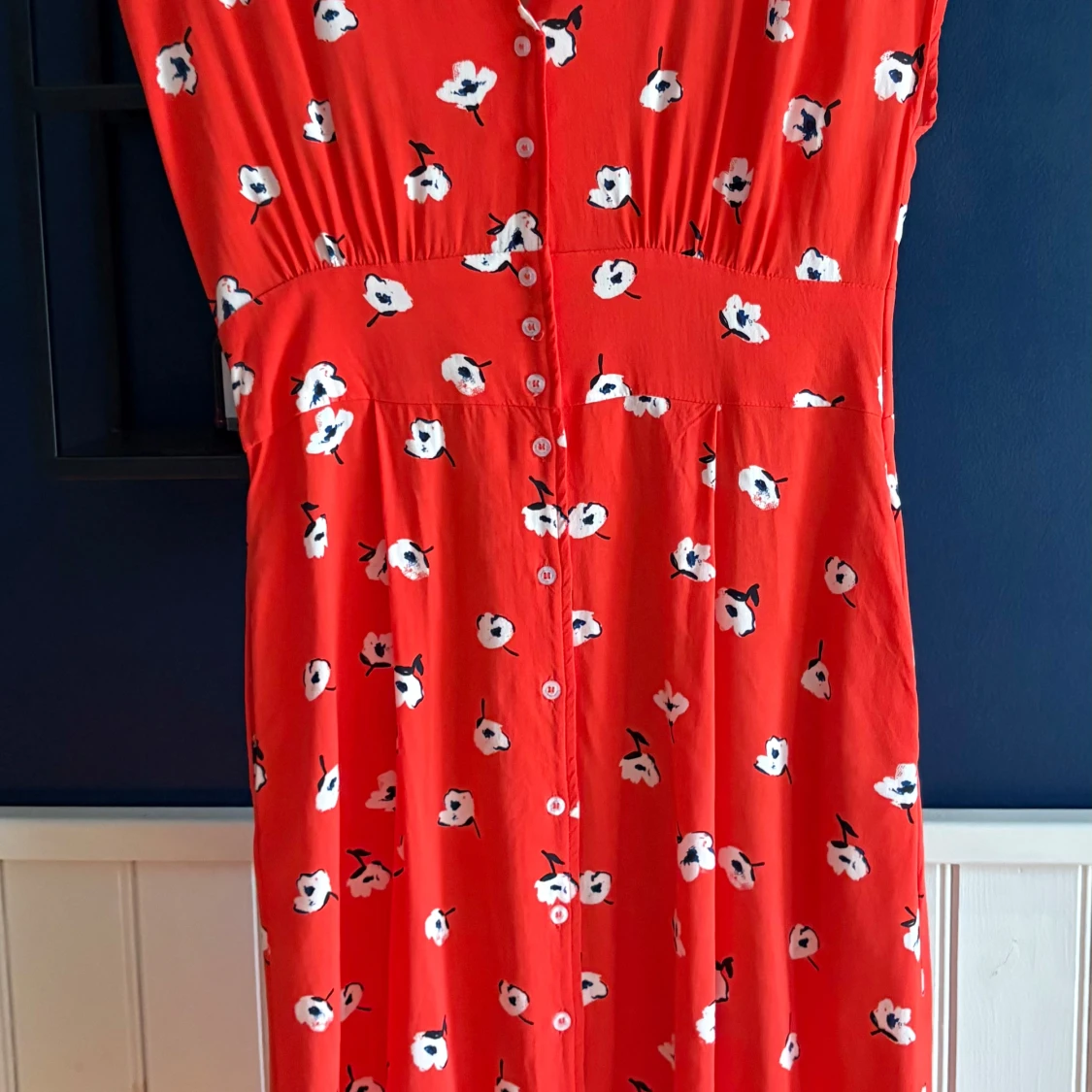 Röd blommig klänning Holly & Whyte