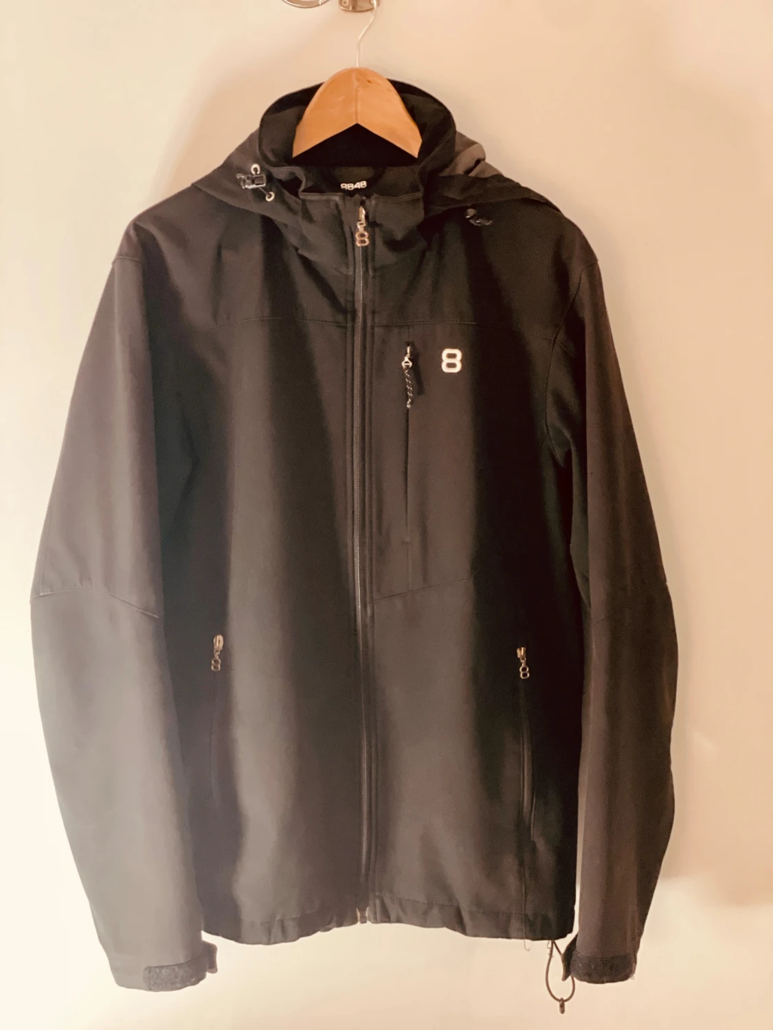 Svart vindjacka från 8848 Altitude