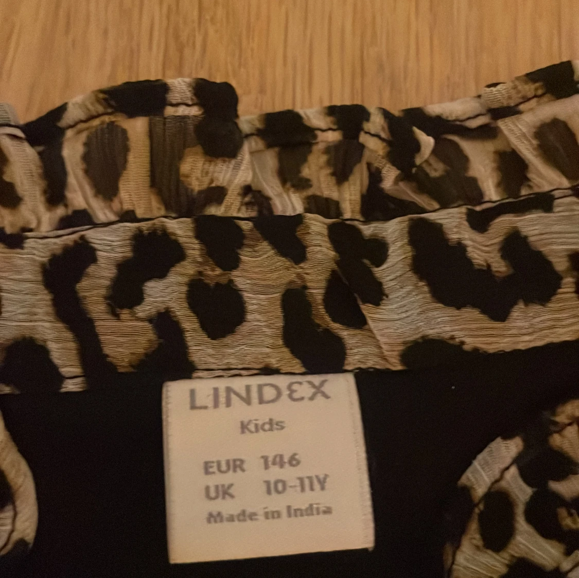 Leopardmönstrad blus från Lindex - 1