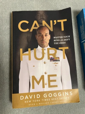 7 olika böcker - Säljer ett paket med 7 olika böcker i fint skick. Blandningen består av både facklitteratur och personlig utveckling. Inga anteckningar eller skador på sidorna – alla är hela och rena. Perfekt för dig som vill ha lite varierad läsning eller behöver kurslitteratur.