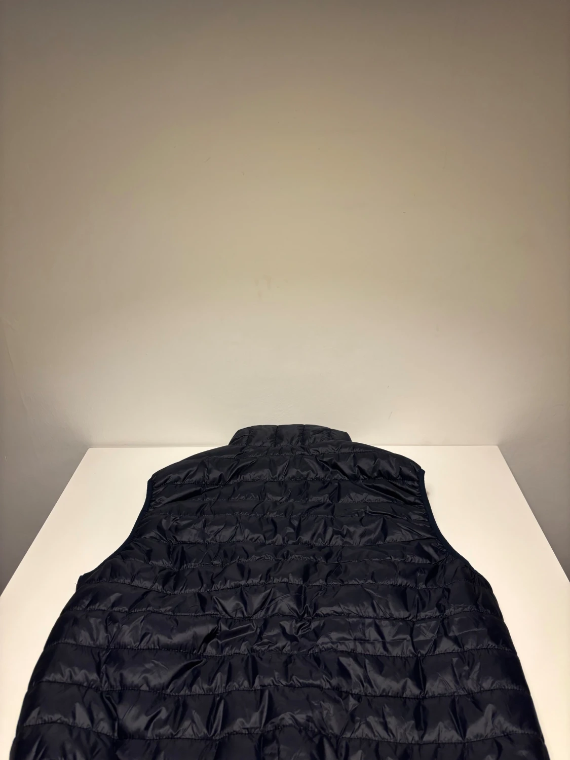 Mörk blå quiltad dunväst - 1