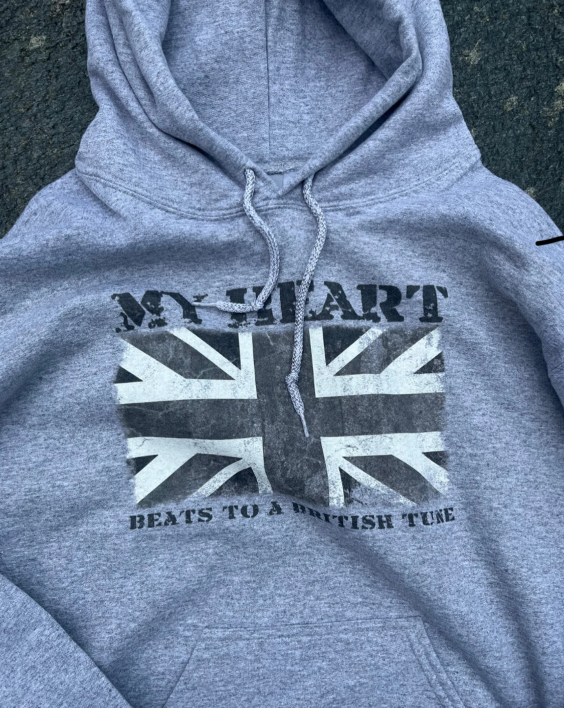 Grå hoodie med tryck  - 1