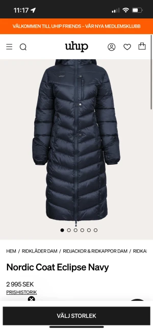 Uhip Nordic Coat Eclipse Navy - Så fin uhip kappa i den varmare modellen, ska stå emot upp till -20 grader. Jättefint skick endast använd en vinter och har en liten reva på ena armen, fråga för bild❤️