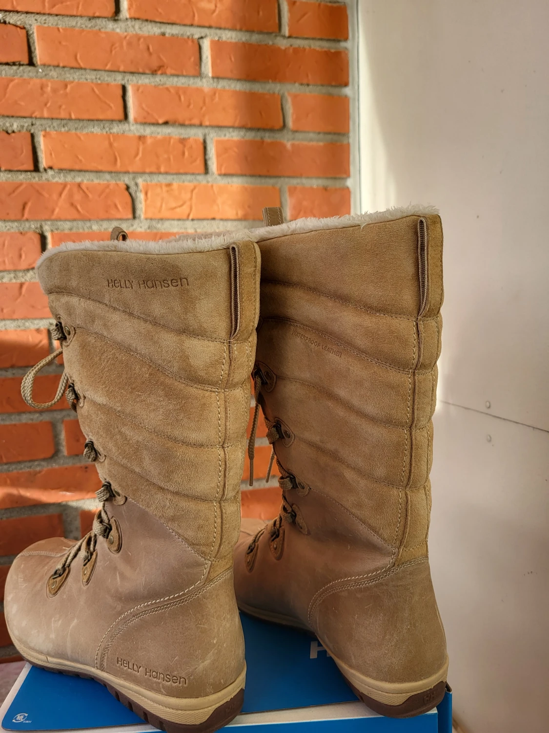 Beige Helly Hansen vinterstövlar - 3