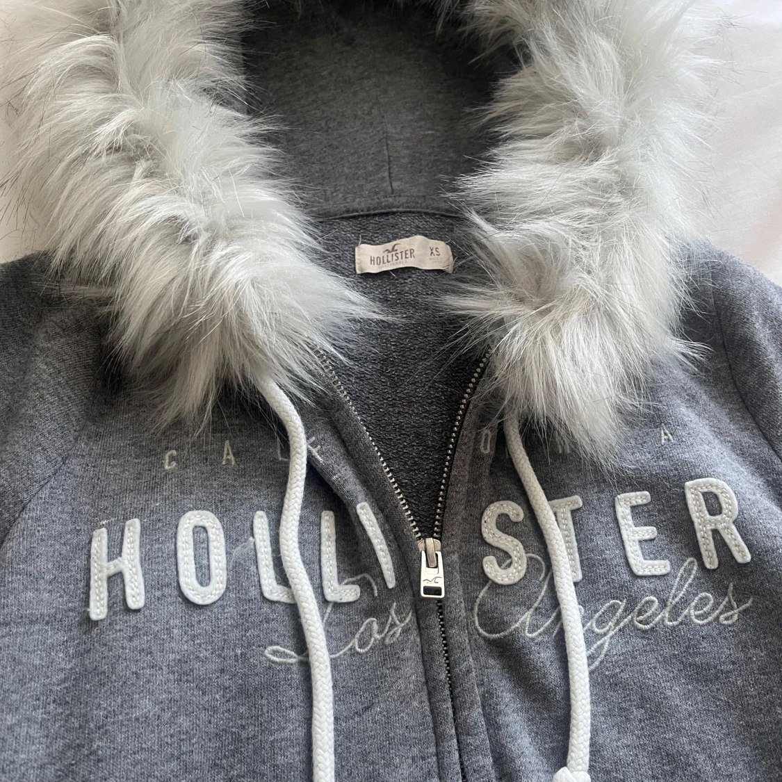 hollister fur zip up - 90