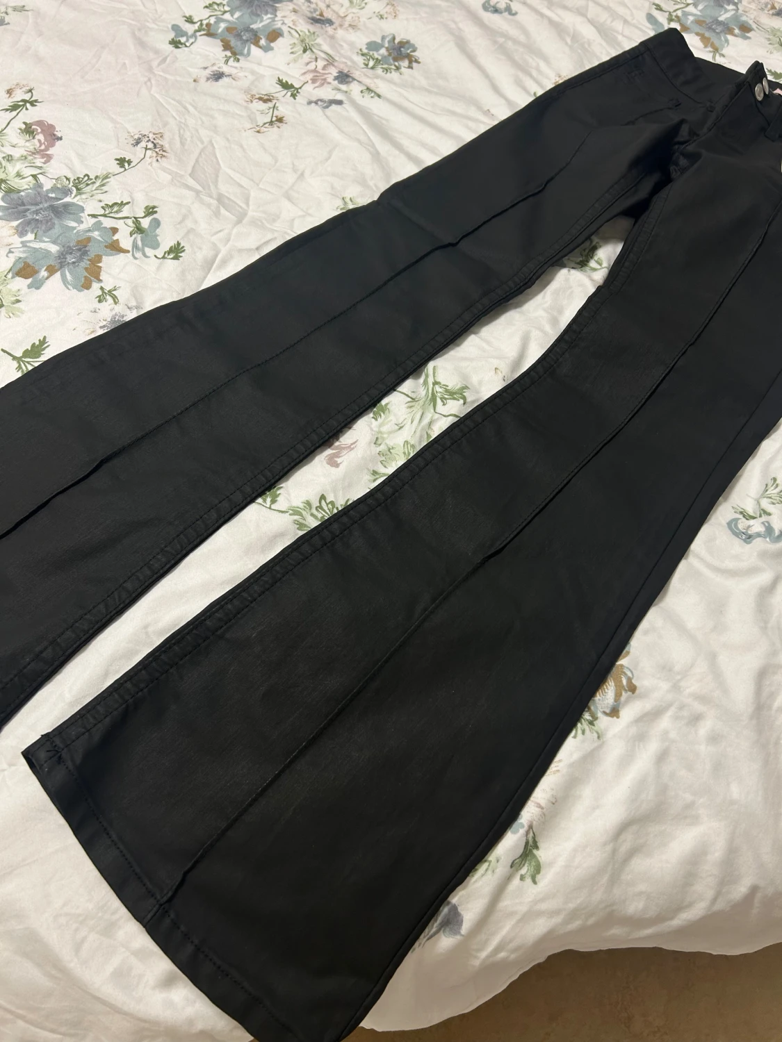 Svarta bootcut jeans från Nelly, strl 36 - 1