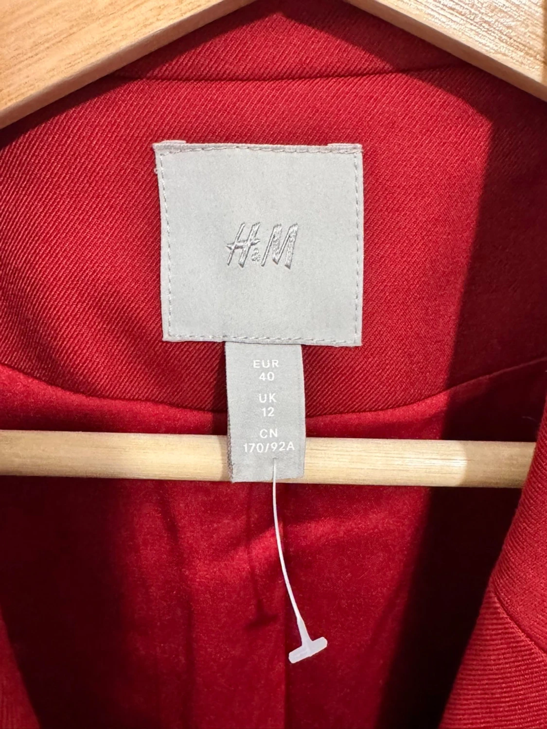 Röd dubbelknäppt kavaj från H&M - 1