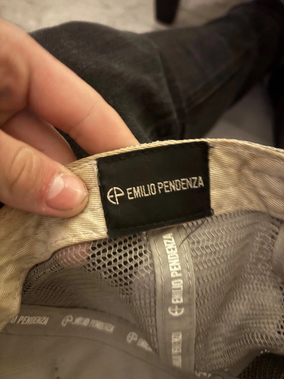 Grå keps Emilio Pendenza med bilmotiv - 2