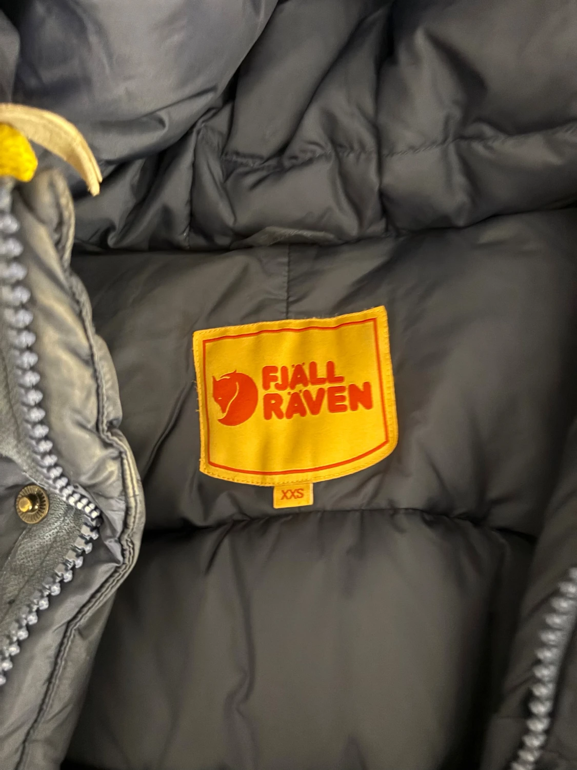 Marinblå dunjacka från Fjällräven - 3