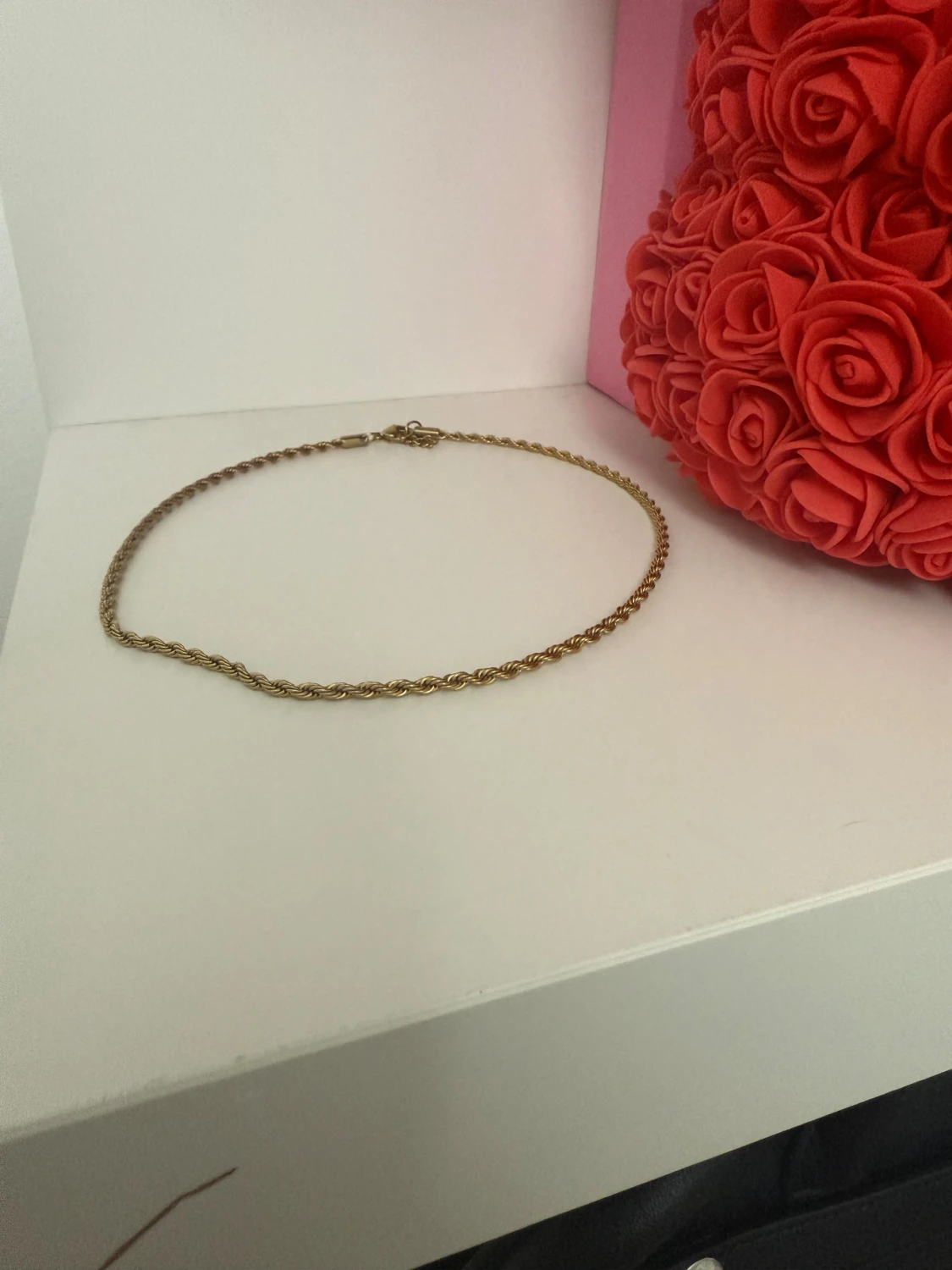 Guldigt tvinnat halsband