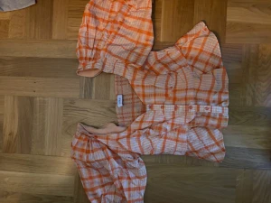 Rutig topp  - Så fin rutig topp!!! Passar mig med storlek S