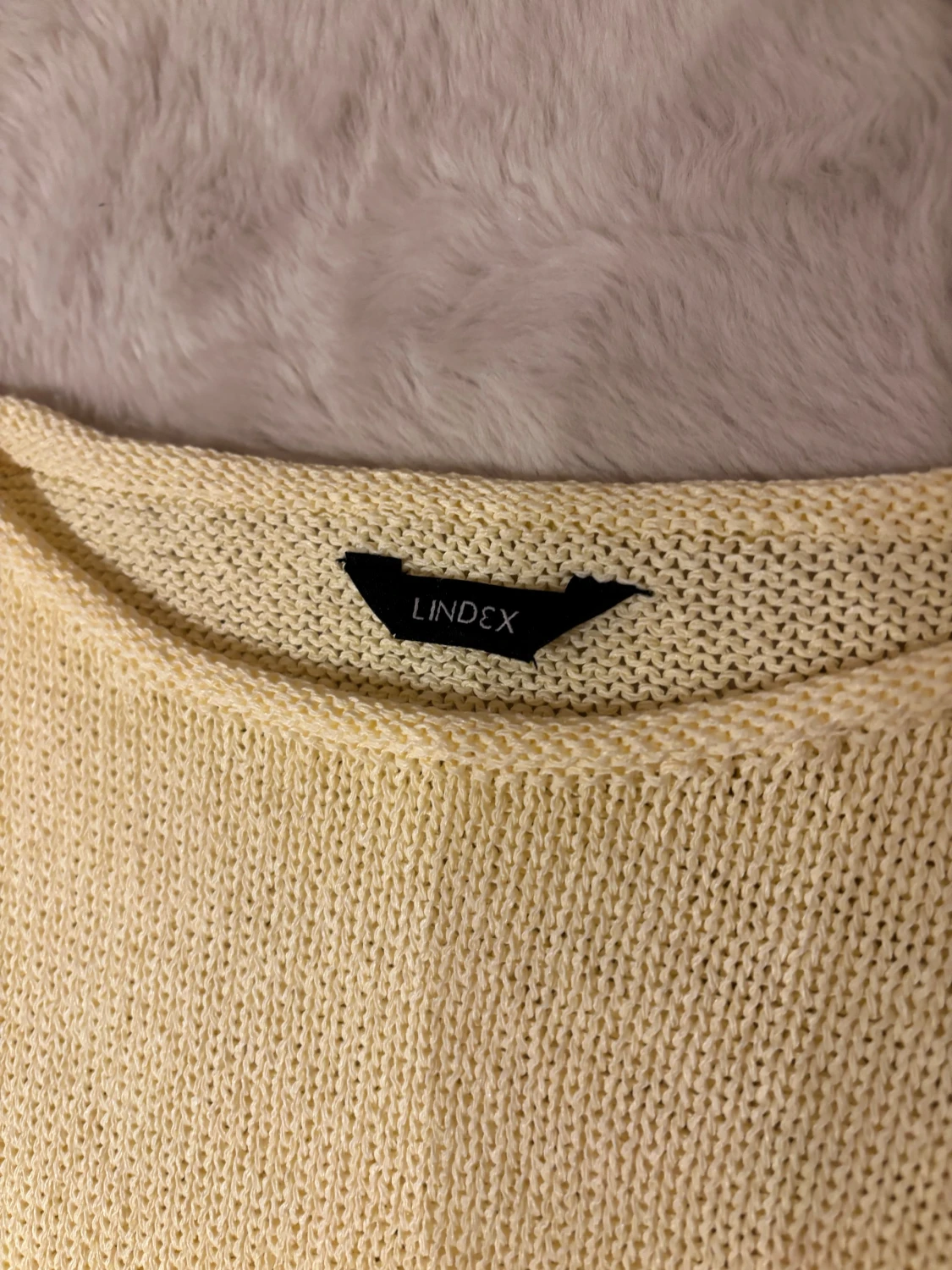 Ljusgul stickad tröja från Lindex - 1