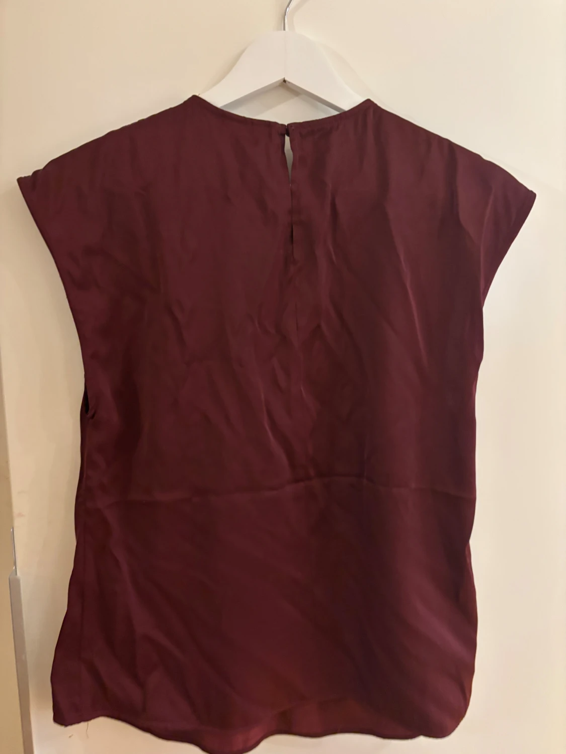 Vinröd blus  H&M  - 1