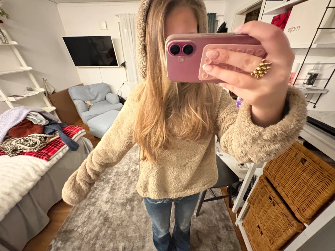 Beige fluffig hoodie från H&M - 1
