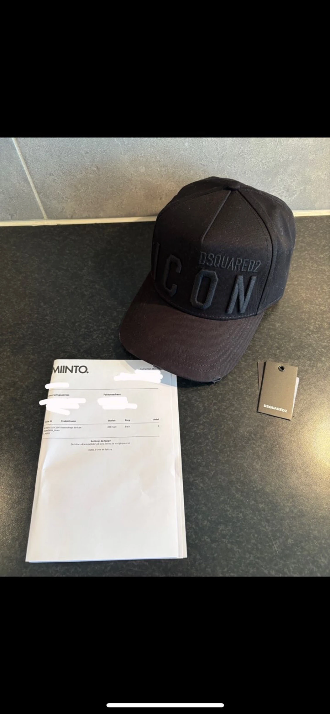 Svart Dsquared2 ICON keps