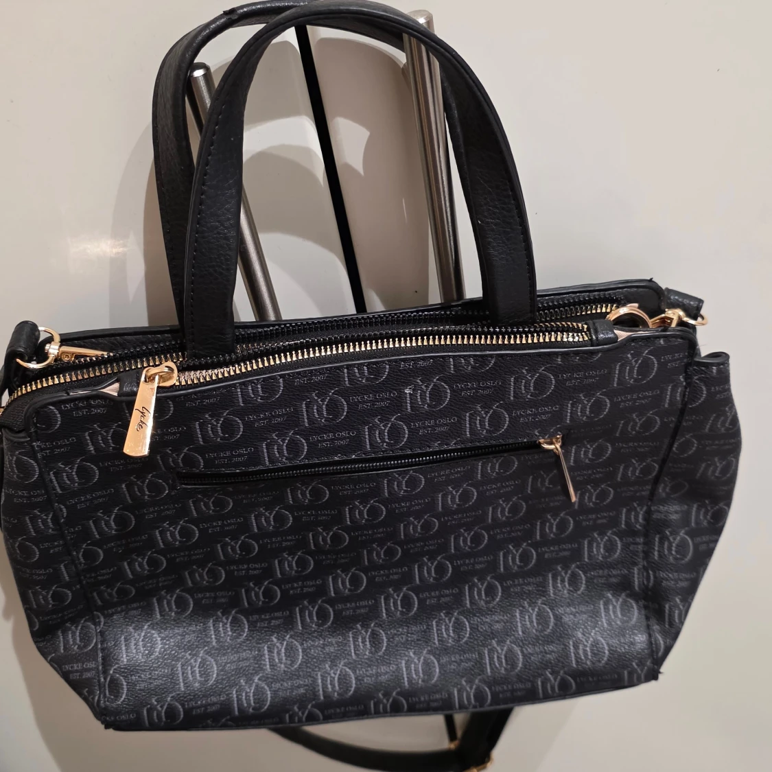Svart handväska från Lycke Oslo - 3
