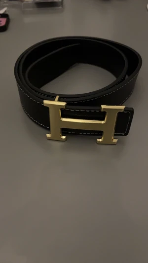 H-bälte - Nytt, 110 cm, Guld , svart