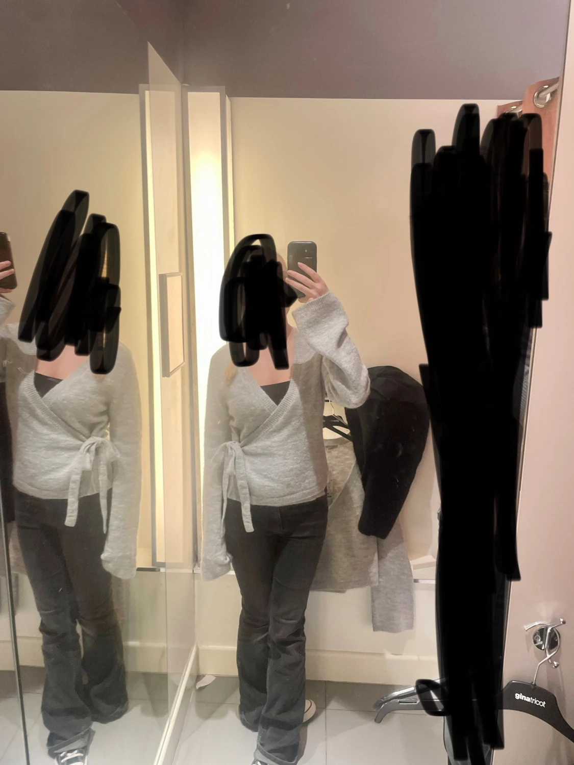 Grå omlottkofta med knyt