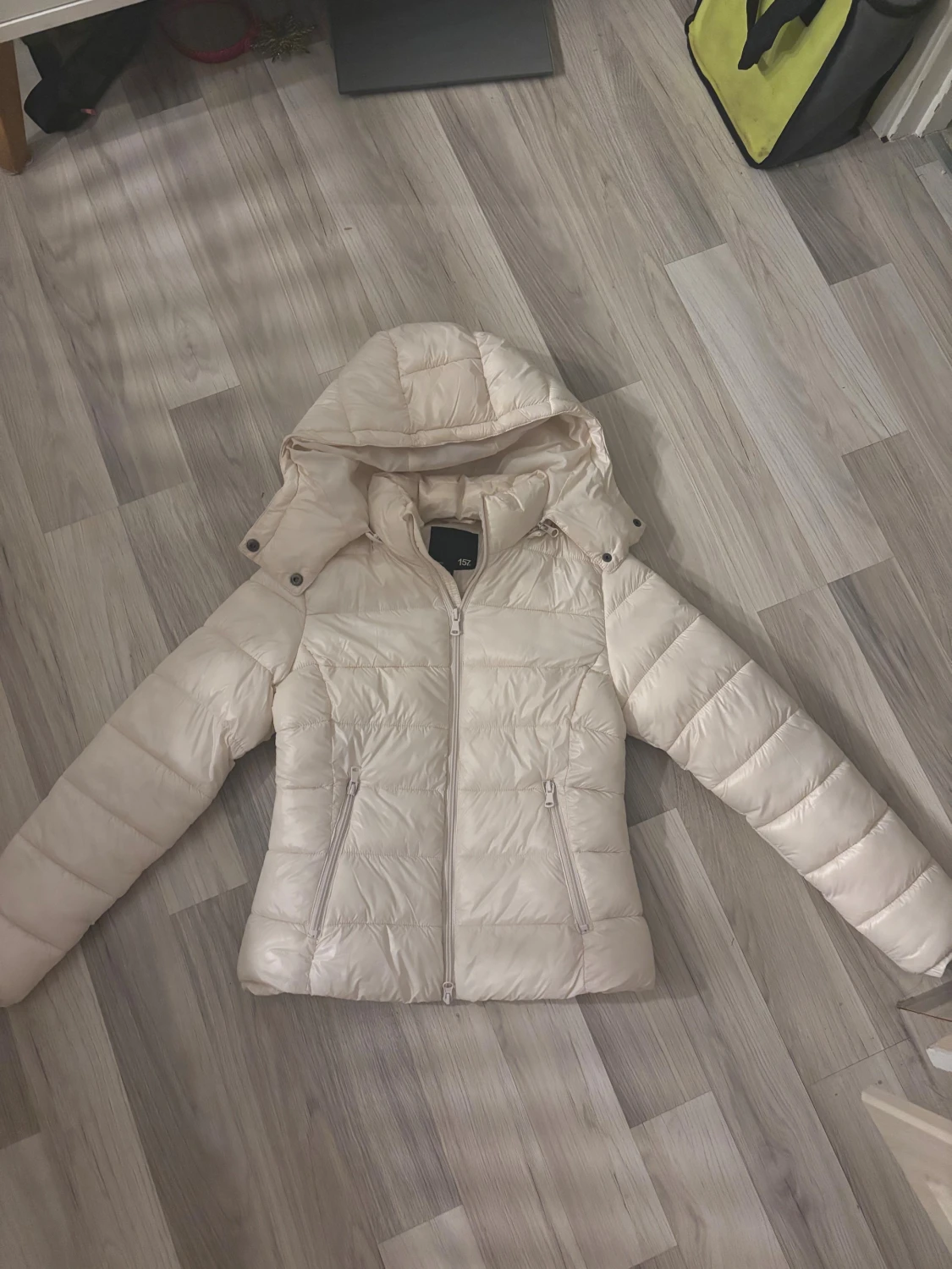 Vit pufferjacka 
