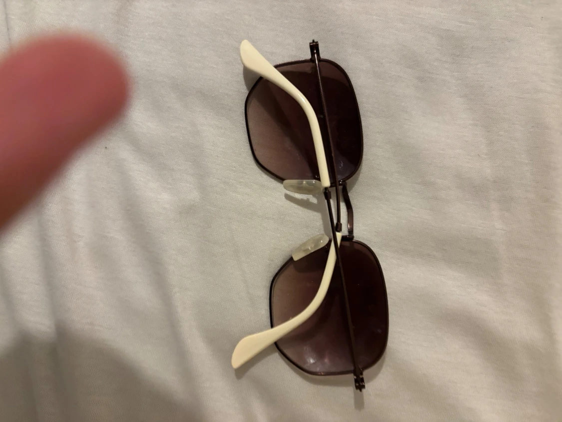 Bruna fyrkantiga solglasögon av rayban 