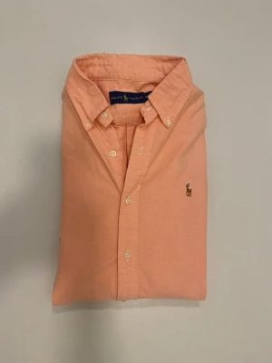 Rosa Ralph Lauren skjorta M - Rosa Polo Ralph Lauren skjorta //  Storlek M //  Mycket bra skick //  Skriv vid minsta fråga eller fundering🤝