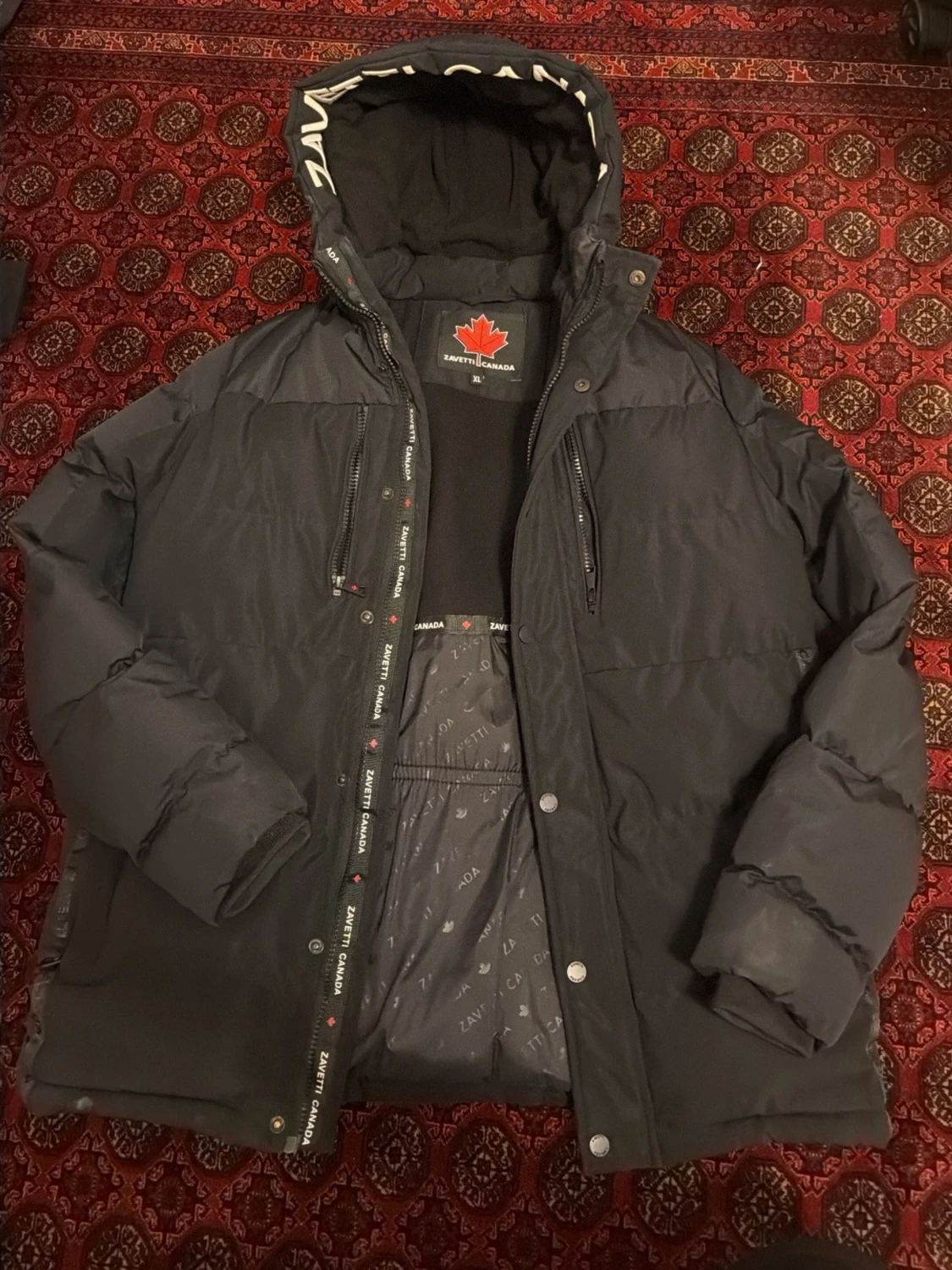 Svart pufferjacka från Zavetti Canada