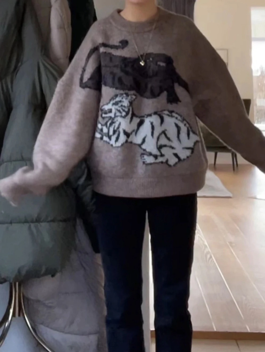 Brun/beige stickad tröja från Carin Wester🧡🧡