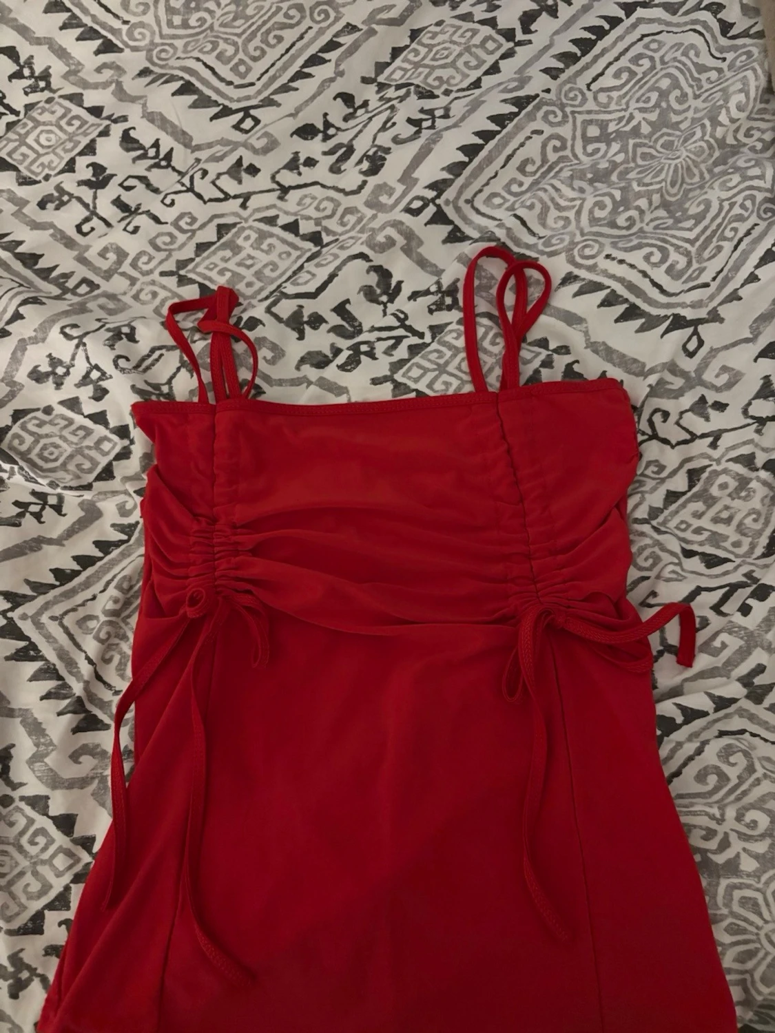 Röd croppad linnetopp med snörning - 2