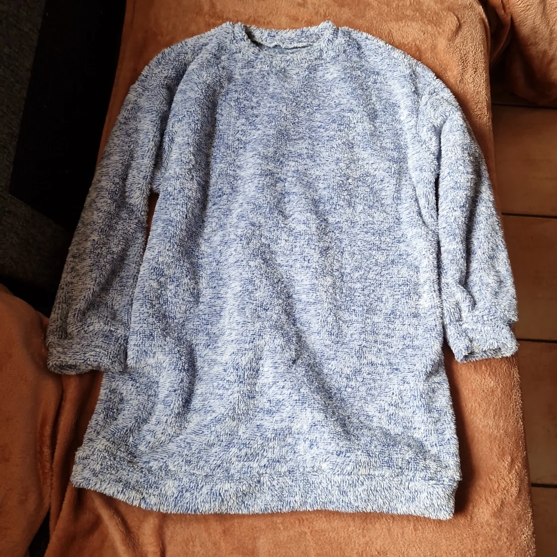 Mysig blå fluffig tröja i polyester - 1