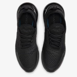 Nike Air Max 270 helsvarta sneakers - Nike Air Max 270 sneakers i helsvart med mesh-ovandel och synlig Air-enhet i hälen. Skorna har snörning, rund tå och platt sula. Perfekta för dig som gillar en clean och sportig look. Materialet är syntet och textil för maximal komfort.