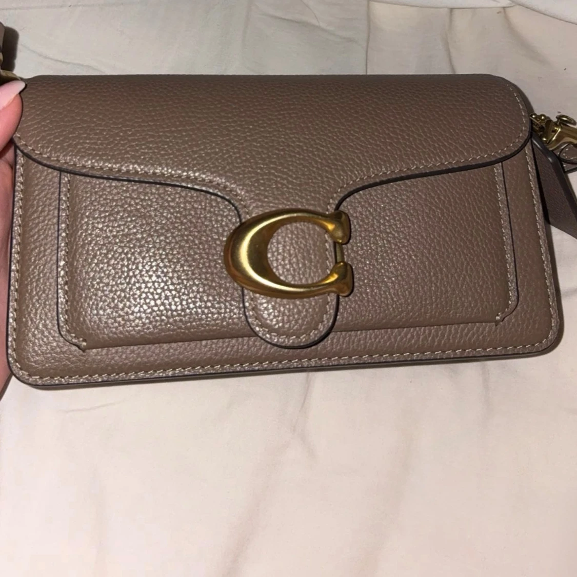 Brun axelväska i skinn från Coach - 3