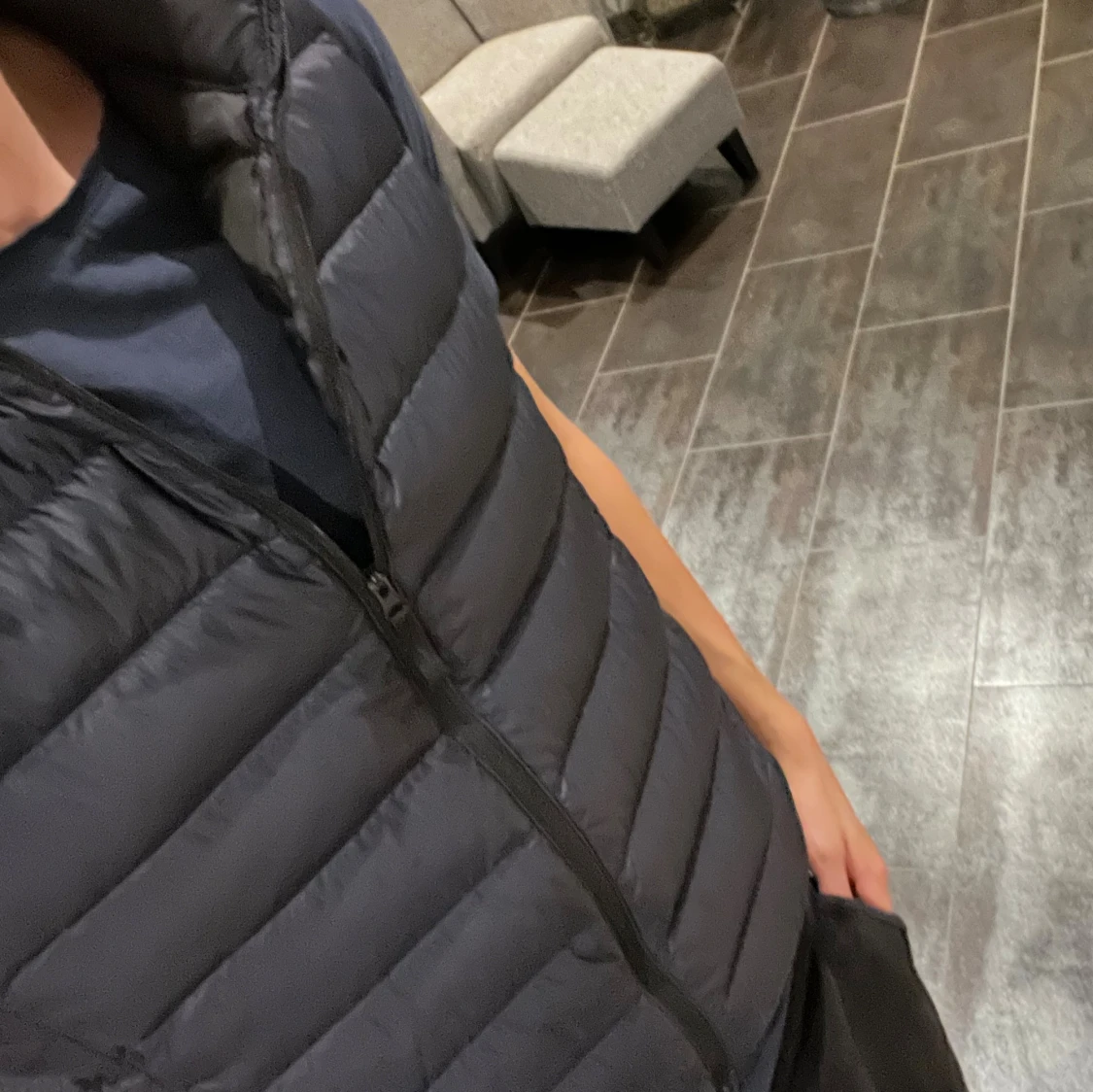 Svart dunväst från Uniqlo - 2