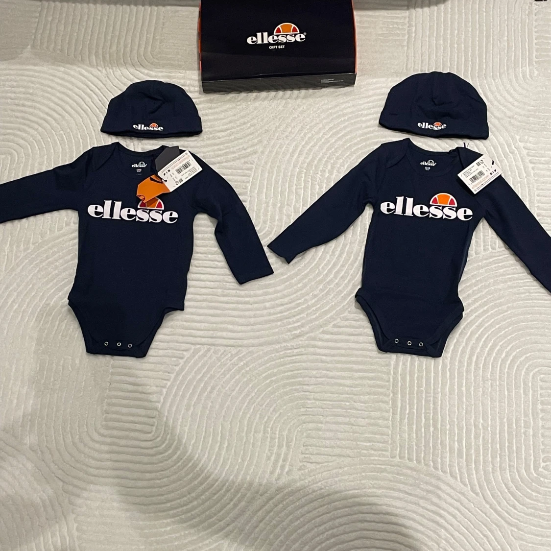 Ellesse baby set 12-18 mån nytt med tagg