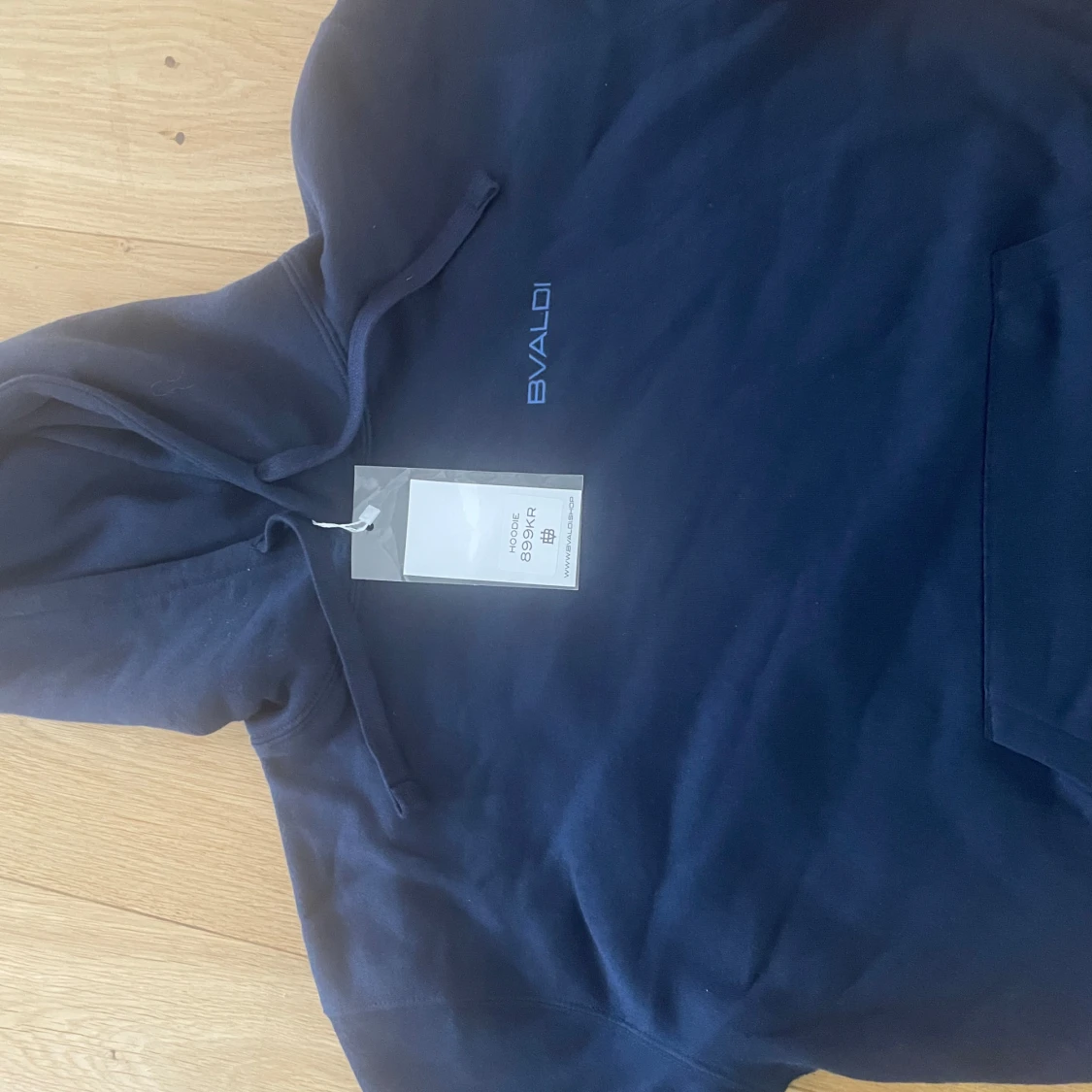 Mörkblå hoodie från BVALDI - 1