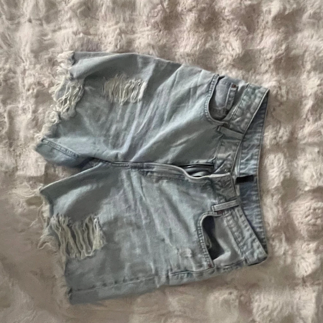 Ljusa jeansshorts från H&M Divided