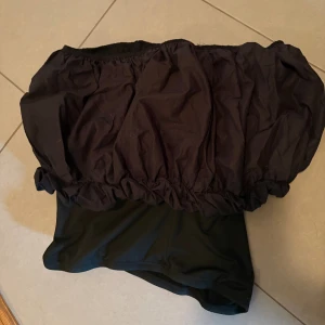 Svart topp - Superfin 