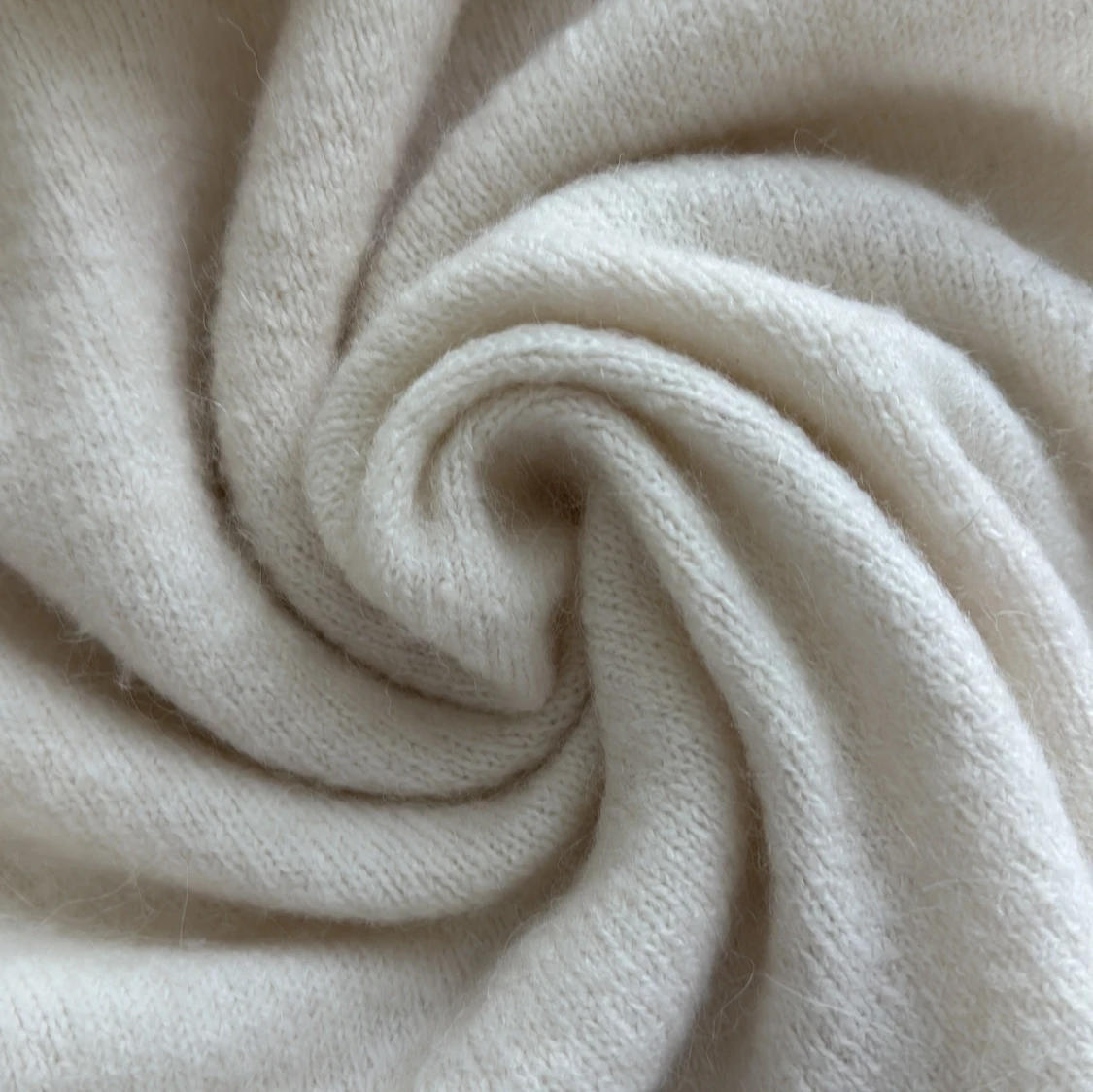 Offshoulder stickad tröja Gina Tricot - 4