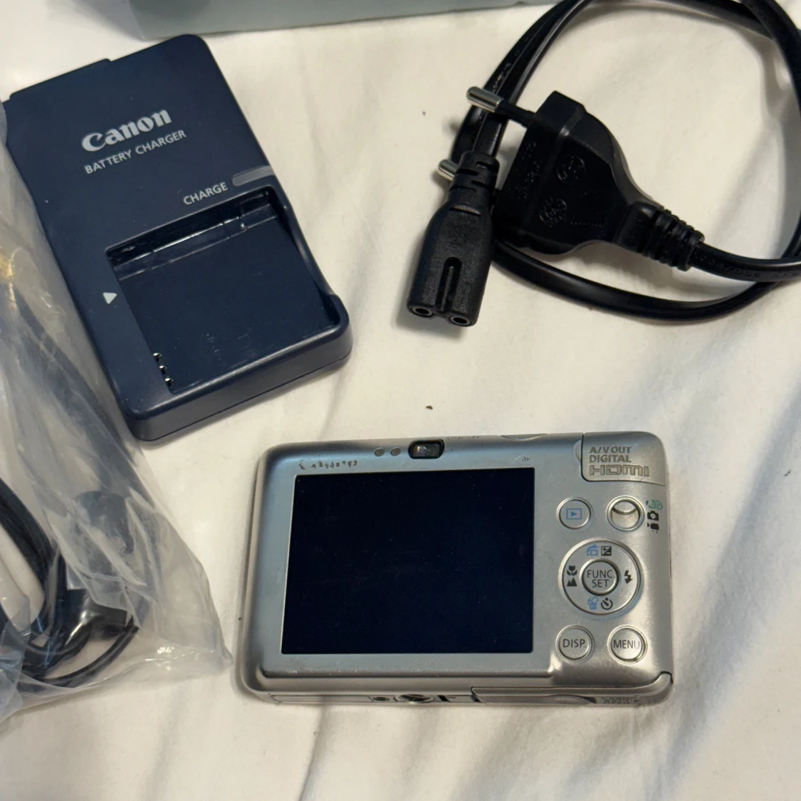 Canon Digital IXUS 100 IS - 3