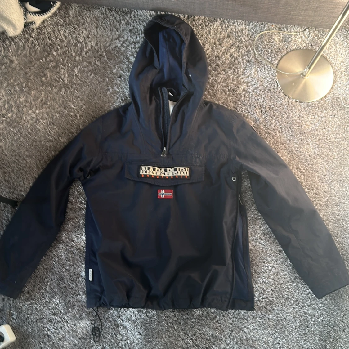 Mörkblå vindjacka från Napapijri